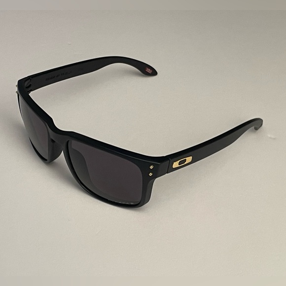 Oakley holbrook sunglasses